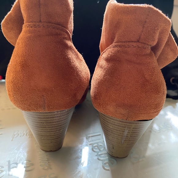 Brown Felt Women’s Ankle Boots - Picture 4 of 7